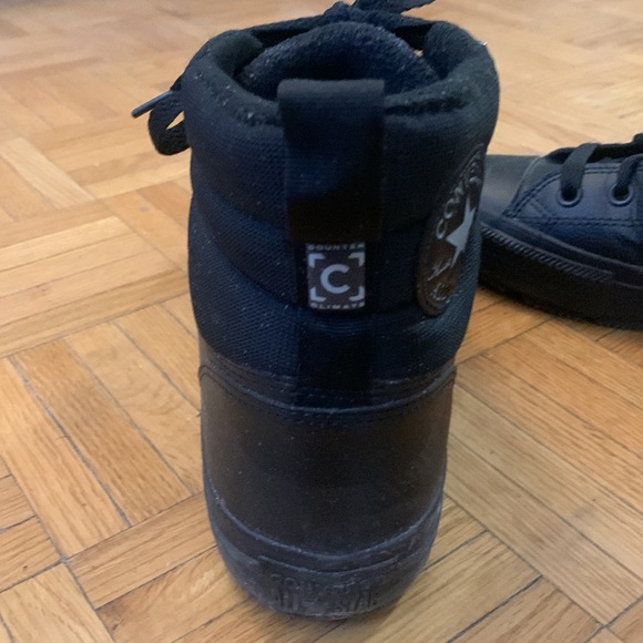 Black - Converse - Winter boots - high ankle - warm covering inside. Size 8.5. - Picture 3 of 7
